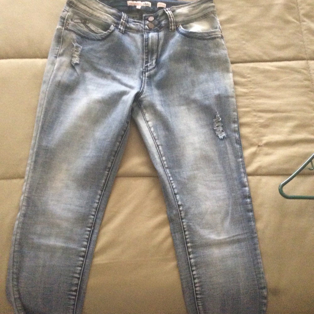 NWOT Wanna better but mid rise straight leg jeans